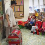 "Latający kufer" - spektakl w wykonaniu Teatru Art-Re