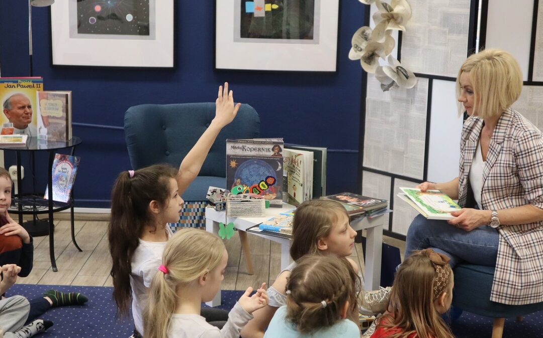 Spotkania biblioteczne z przedszkolakami i uczniami